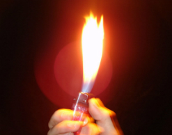 14-летний петербуржец пытался сжечь отчима