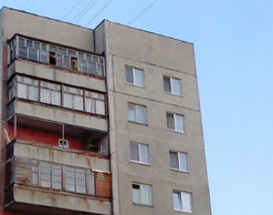 В Костроме двухлетний малыш выпал из окна 5-го этажа