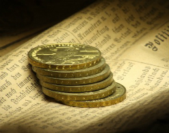 Мужчина купил «старинные» монеты за 50 тысяч рублей