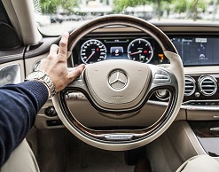 Аферист арендовал Mercedes, чтобы сдать его в ломбард