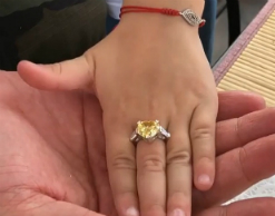 Тимати подарил дочке кольцо с гигантским камнем