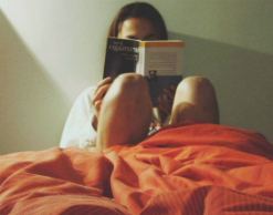 Чтение перед сном грозит опасными заболеваниями