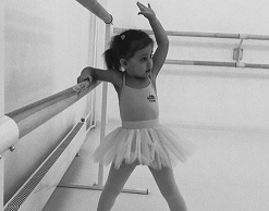Агата Муцениеце отдала свою дочку в балетную школу