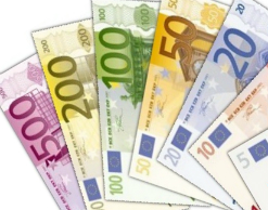 Женщина нашла €20,5 тысяч в игре "Монополия"