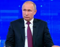 Путин пообещал поднять россиянам пенсии на 6,3%