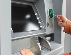 Некоторые банкоматы не принимают купюры в 5000 руб