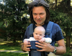 Дмитрий Маликов поздравил сына с первым днем рождения
