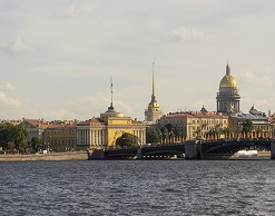 В Петербурге спасли тонущего в Неве француза
