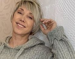 Елена Воробей продемонстрировала свои свадебные наряды