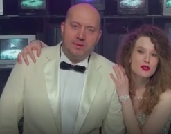 Монеточка и Сергей Бурунов вернулись в 90-е за «Белыми розами»