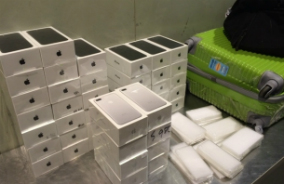 В Шереметьево задержали контрабандные iPhone 7