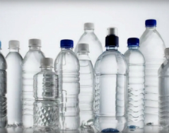 Из пластиковых бутылок нельзя пить повторно