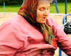 Соцработник украла у бабушки 76 тыс рублей