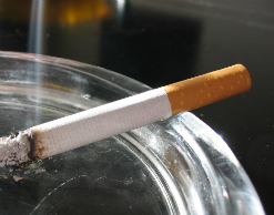 Родившимся после 2014 года могут запретить курить табак
