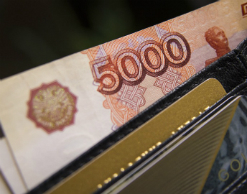 Половина россиян не надеются на «достойную» зарплату